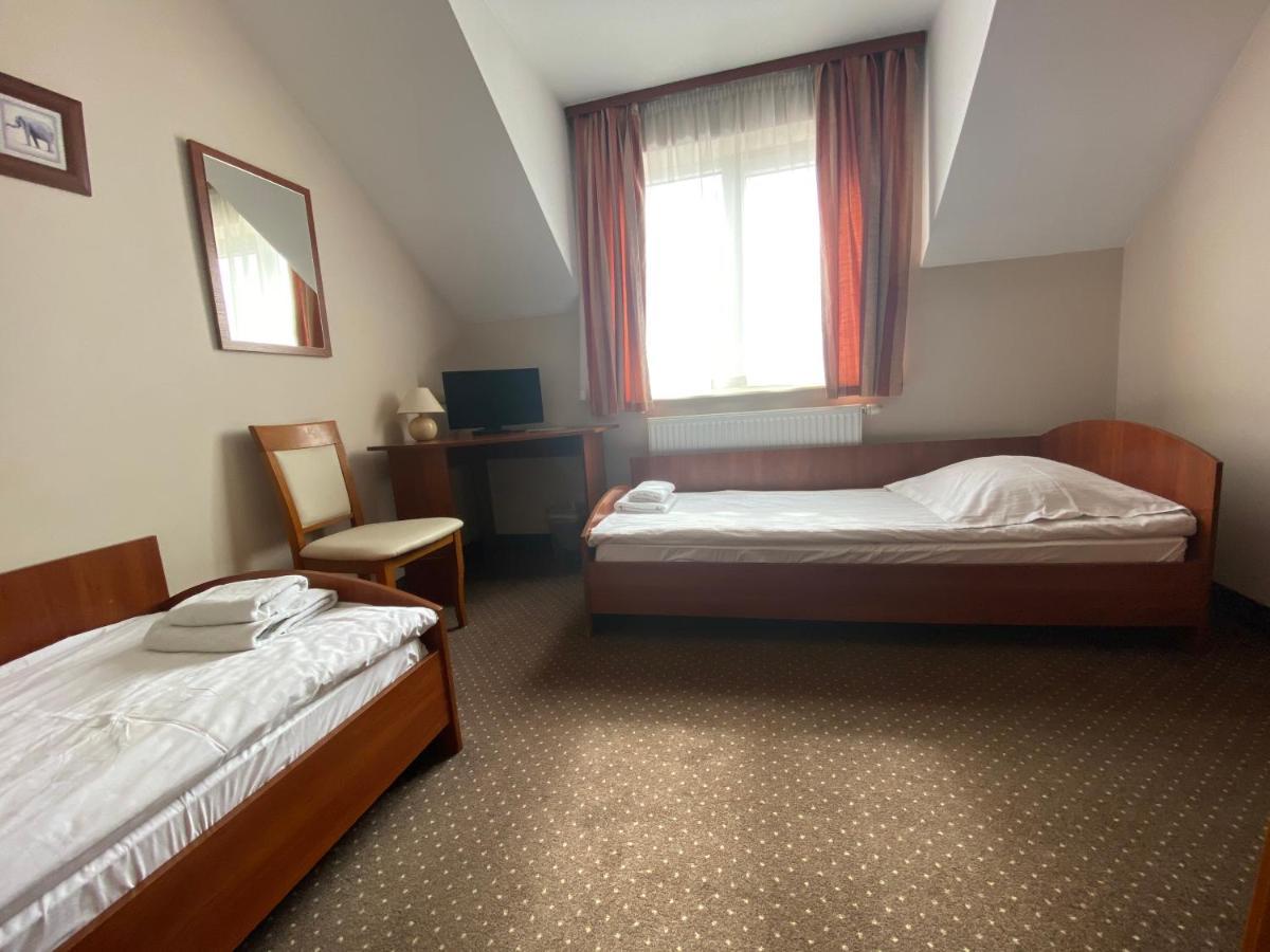 Hotel Marand Zaczernie Extérieur photo
